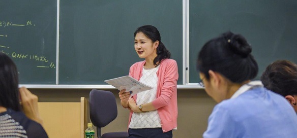 外国人が日本語講座で納得する便利であいまいな語尾