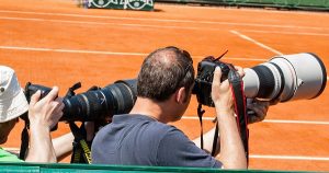 一瞬を切り取ろうとするカメラマンたちに加え、無人カメラも活躍している。