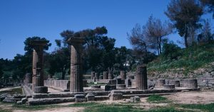 オリンピックの聖火はヘラ神殿（ギリシャ・オリンピア）で採火される