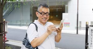 まなナビ記者、取材中に電子辞書を使って驚く